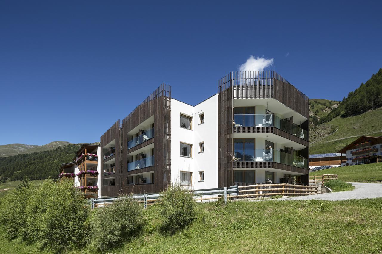 Langtaufererhof Hotel Melago Exterior photo